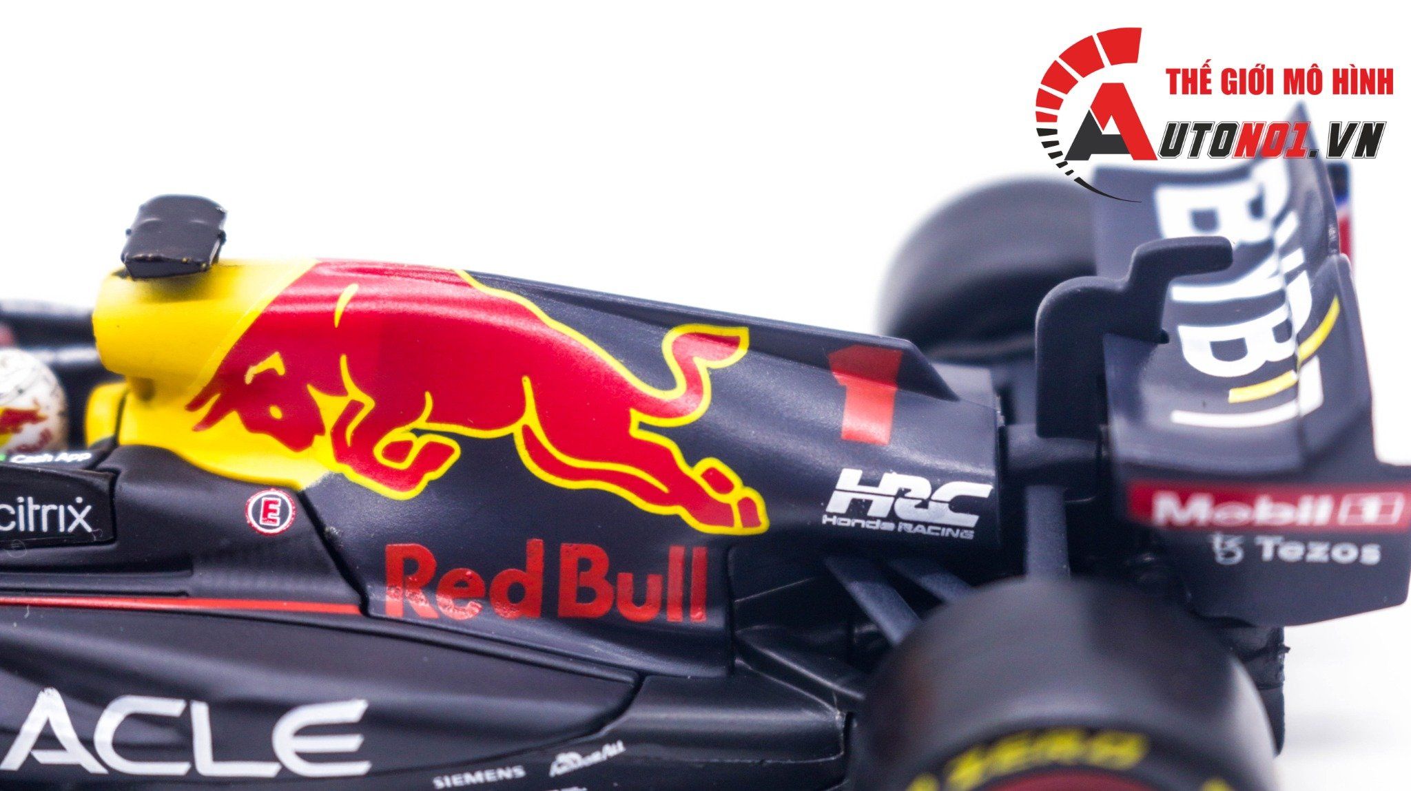  Mô hình xe đua F1 Formula Honda Red bull RB18 2022 hộp mica có figure tỉ lệ 1:43 Bburago OT326 