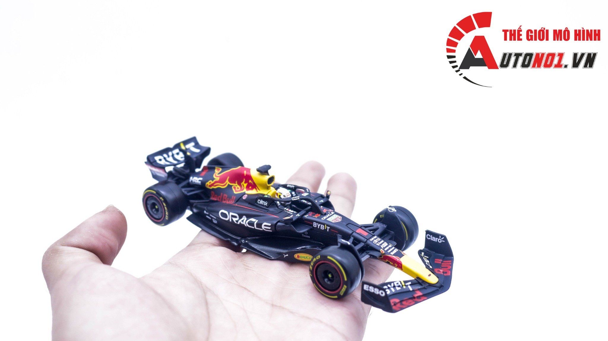  Mô hình xe đua F1 Formula Honda Red bull RB18 2022 hộp mica có figure tỉ lệ 1:43 Bburago OT326 