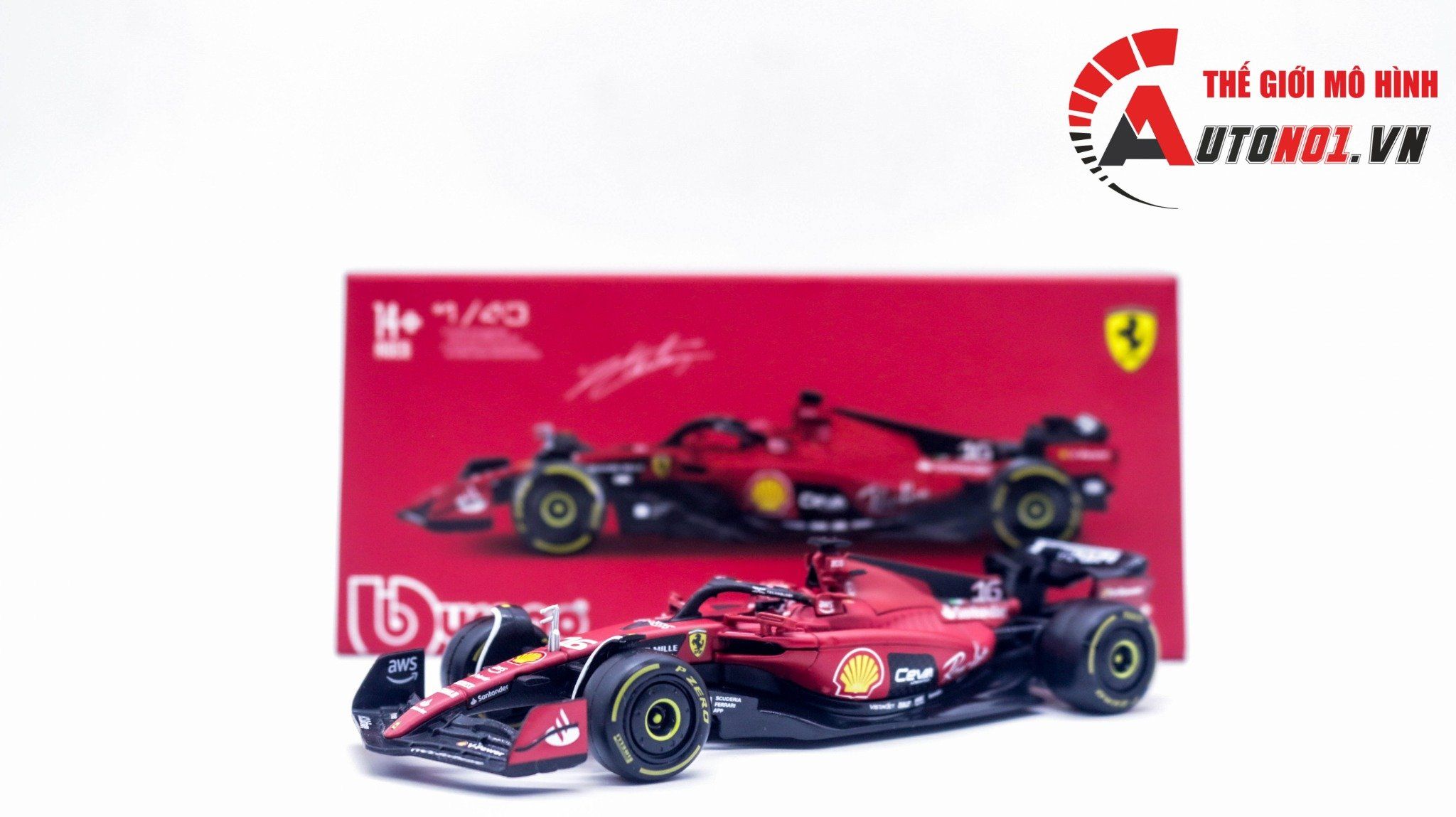  Mô hình xe đua F1 Formula Ferrari SF23 2023 hộp mica có figure tỉ lệ 1:43 Bburago OT323 