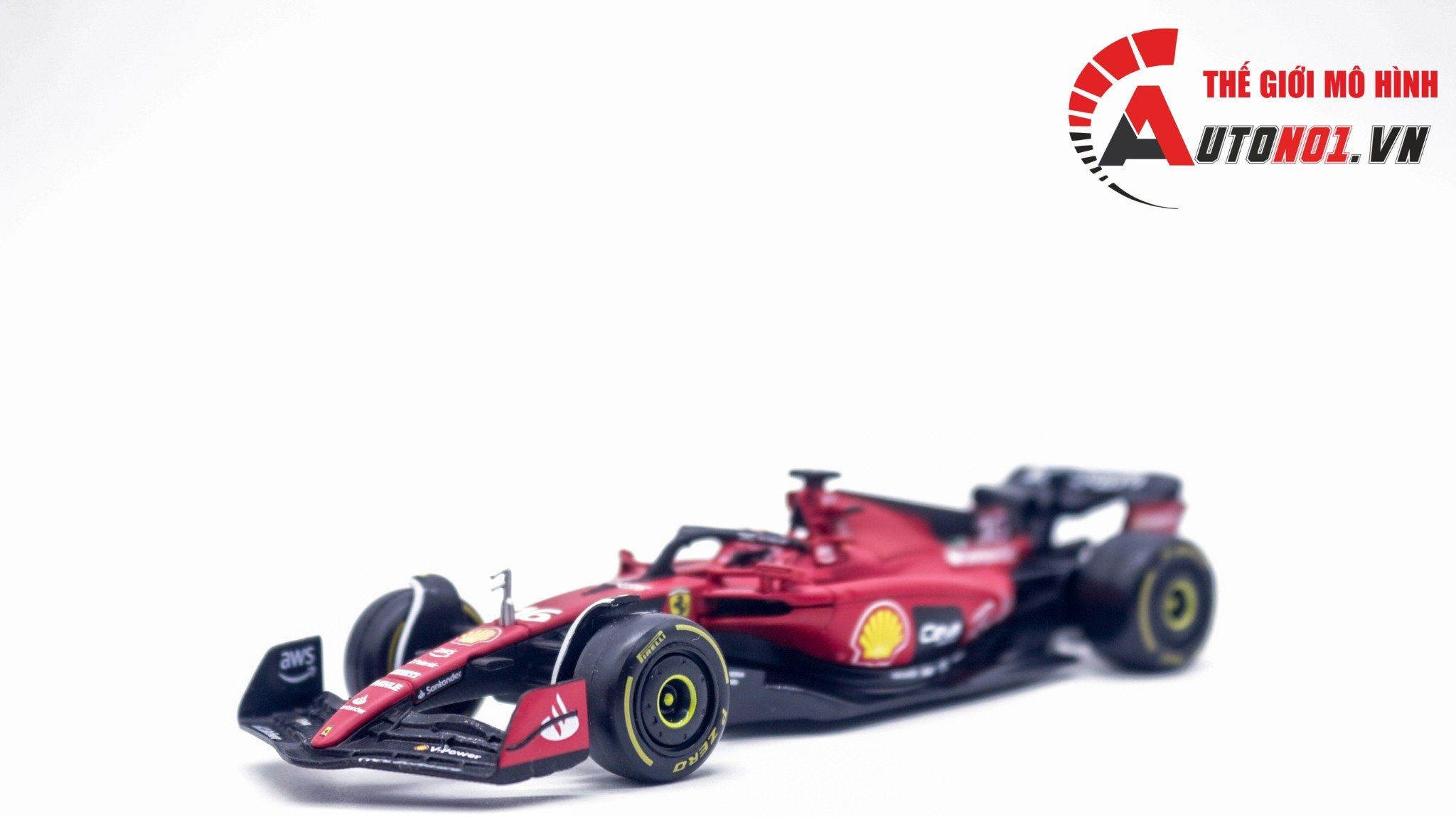  Mô hình xe đua F1 Formula Ferrari SF23 2023 hộp mica có figure tỉ lệ 1:43 Bburago OT323 