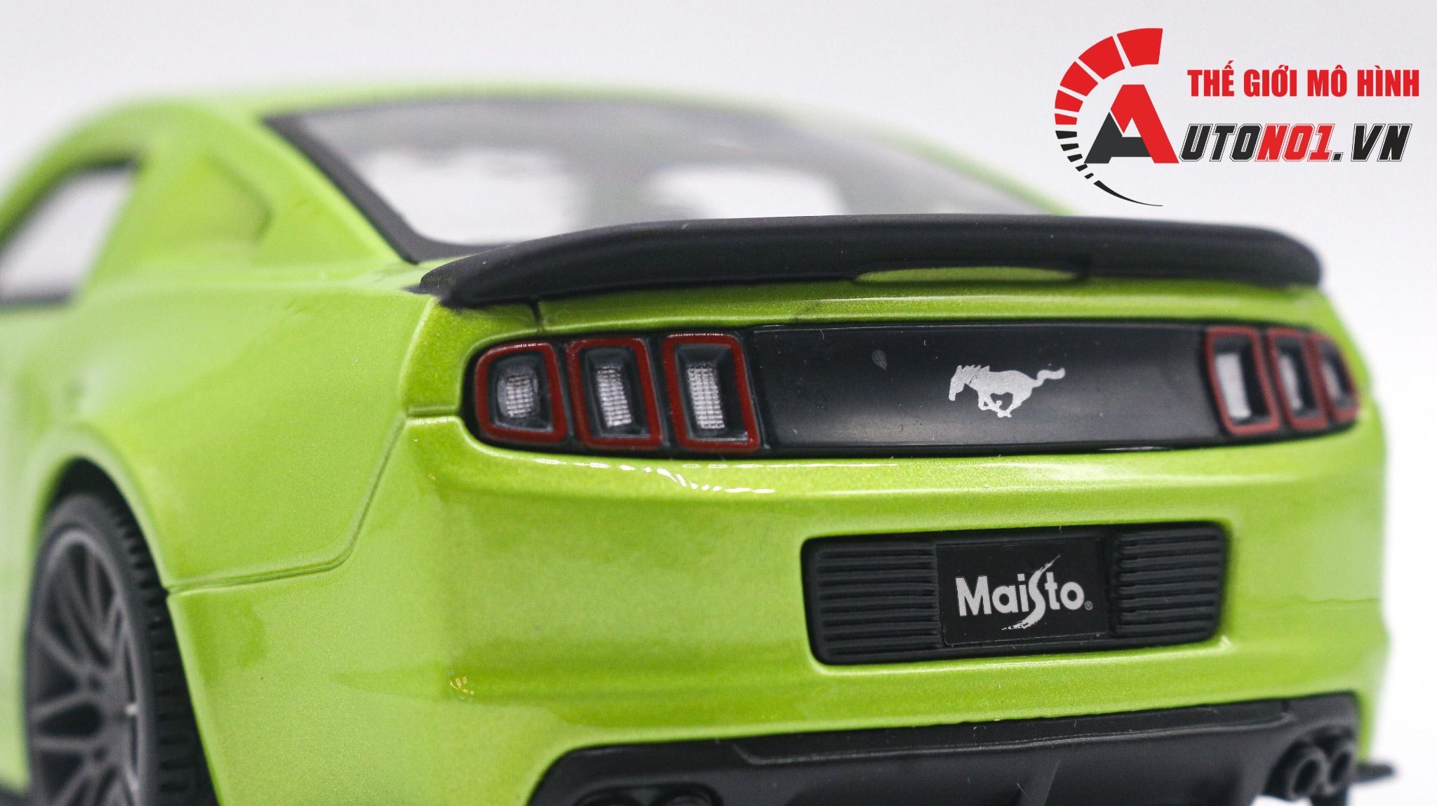 Mô hình xe Ford Mustang New Street Racer Met Green 1:24 Maisto OT24008 