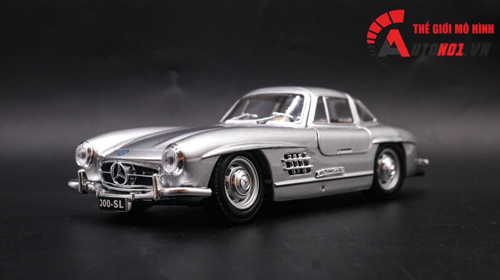  Mô hình Mercedes Benz 300SL 1954 Sliver Collegione đánh lái được full open 1:24 Bburago 3673 