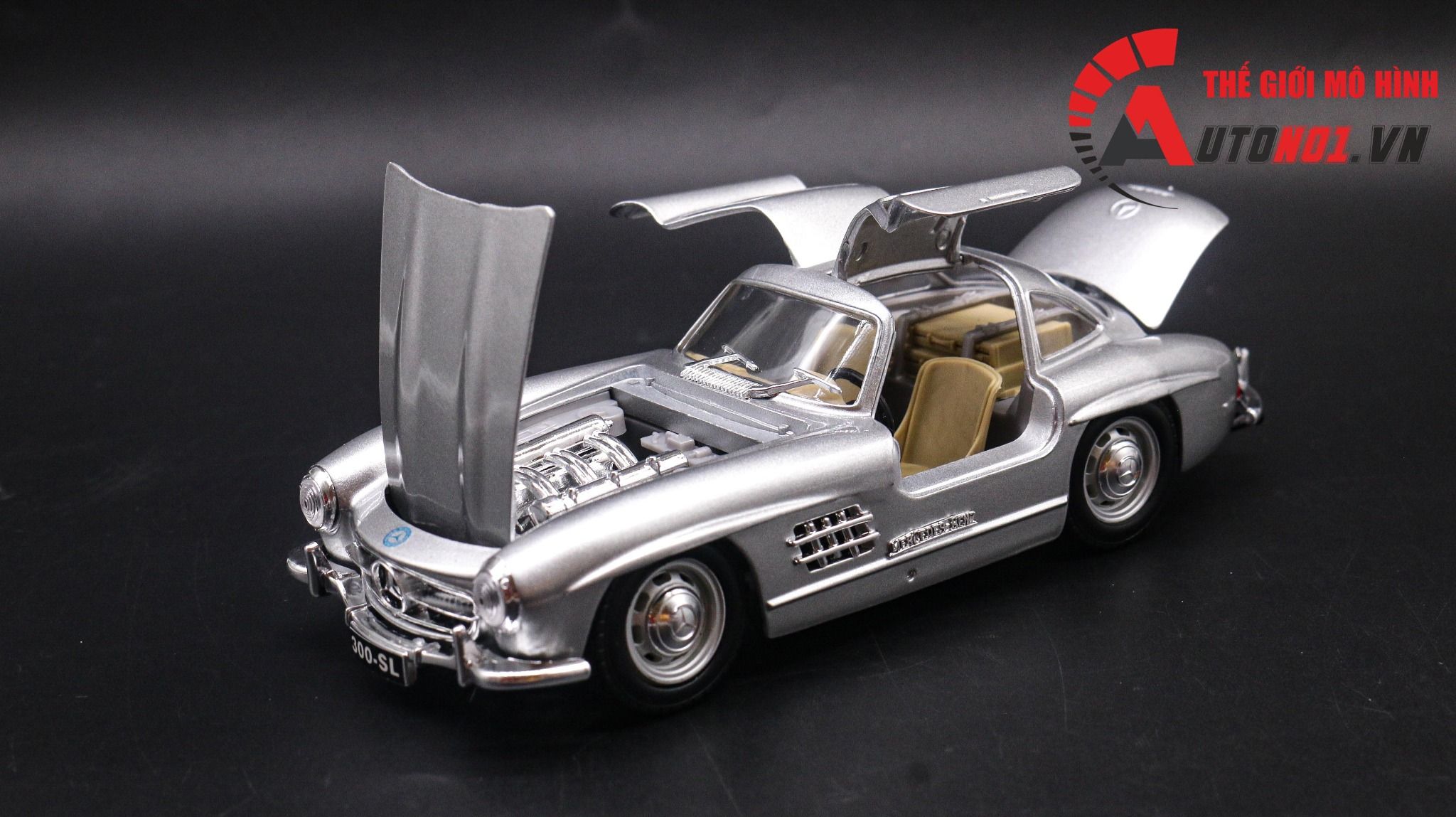  Mô hình Mercedes Benz 300SL 1954 Sliver Collegione đánh lái được full open 1:24 Bburago 3673 