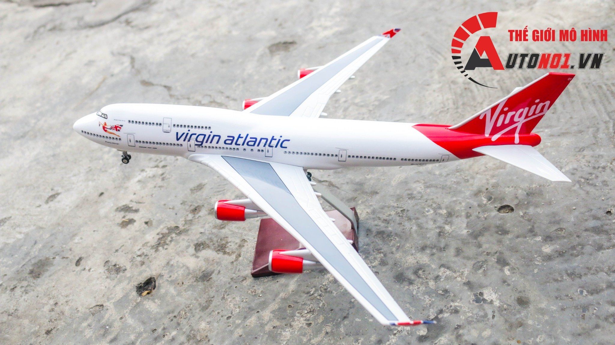  Mô hình máy bay Canada Virgin Atlantic Airways Boeing B747 47cm có đèn led tự động theo tiếng vỗ tay hoặc chạm MB47042 