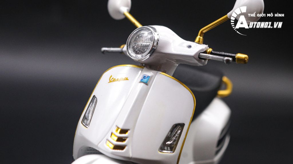 MÔ HÌNH VESPA GTS DIOR 1:12 AUTONO1 D228B