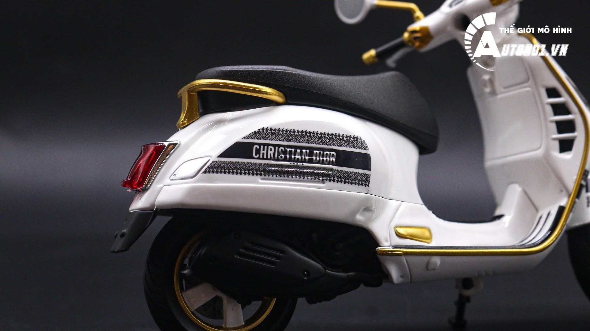  Mô hình xe Vespa Gts Dior tỉ lệ 1:12 Autono1 D228B 