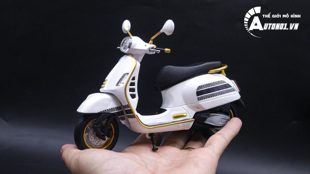 MÔ HÌNH VESPA GTS DIOR 1:12 AUTONO1 D228B