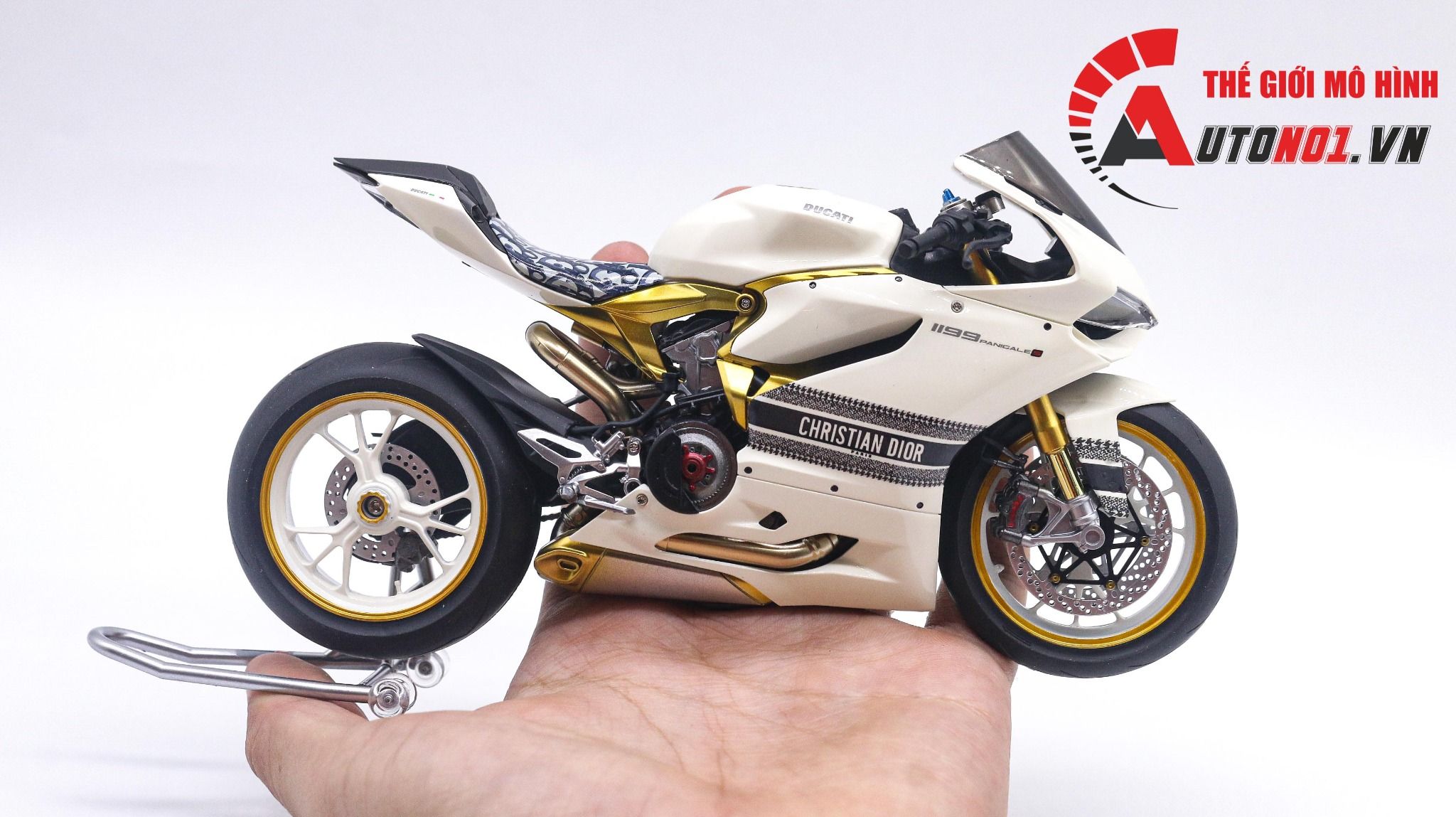  Mô hình xe cao cấp Ducati 1199 Panigale Dior Nồi Khô 1:12 Tamiya D227a 