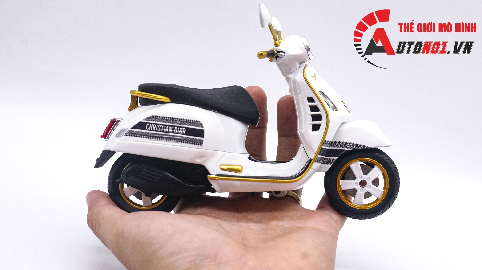  Mô hình xe Vespa Gts Dior tỉ lệ 1:12 Autono1 D228B 