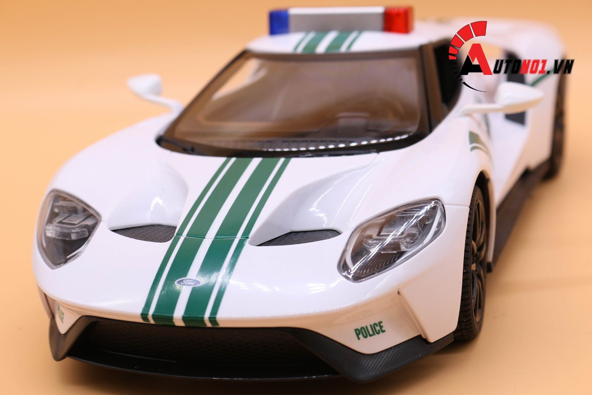  MÔ HÌNH XE ĐIỀU KHIỂN Ô TÔ FORD GT POLICE WHITE 1:14 RASTAR 6321 