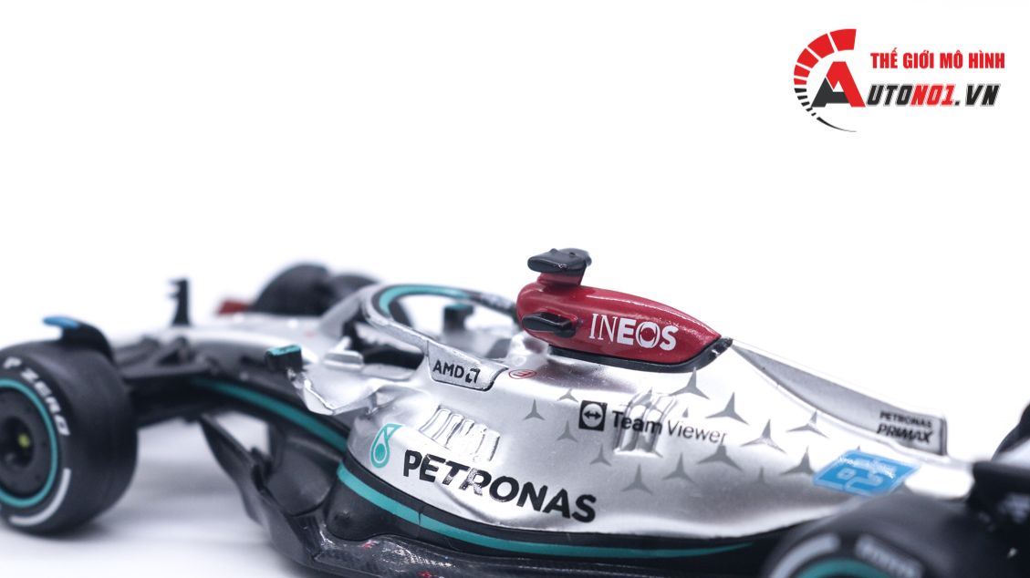  Mô hình xe đua F1 Mercedes AMG Petronas F1 W13 2022 #63 Hybrid 1:43 Bburago OT003 