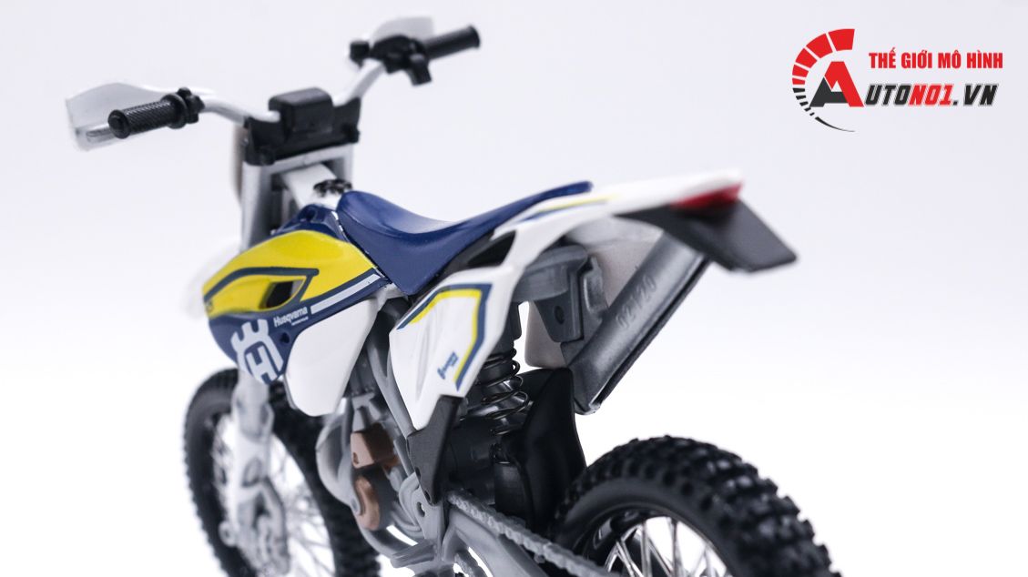  Mô hình xe cào cào Husqvarna fe 501 1:12 Maisto có đế 4831 