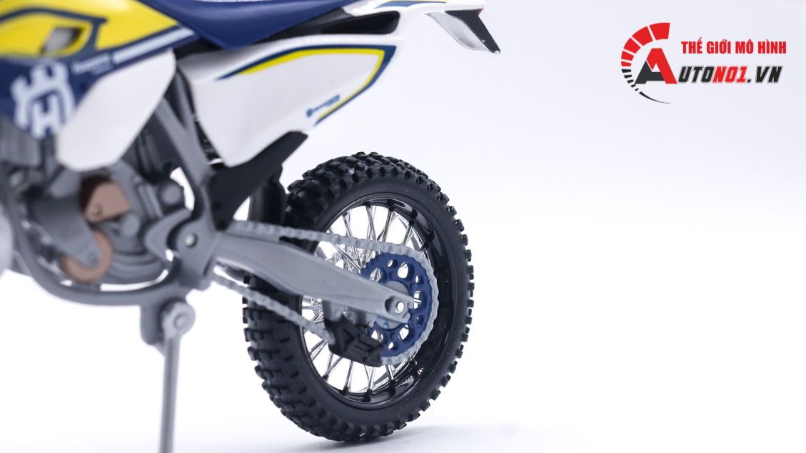  Mô hình xe cào cào Husqvarna fe 501 1:12 Maisto có đế 4831 