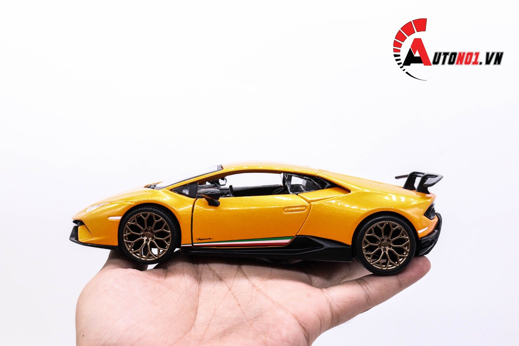  Mô hình Lamborghini Huracan Performante Orange đánh lái được 1:24 Bburago 5725 