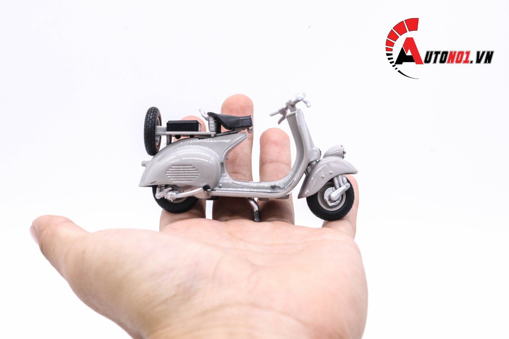  Mô hình xe Vespa 125cc 1953 grey 1:18 Welly MT078K 