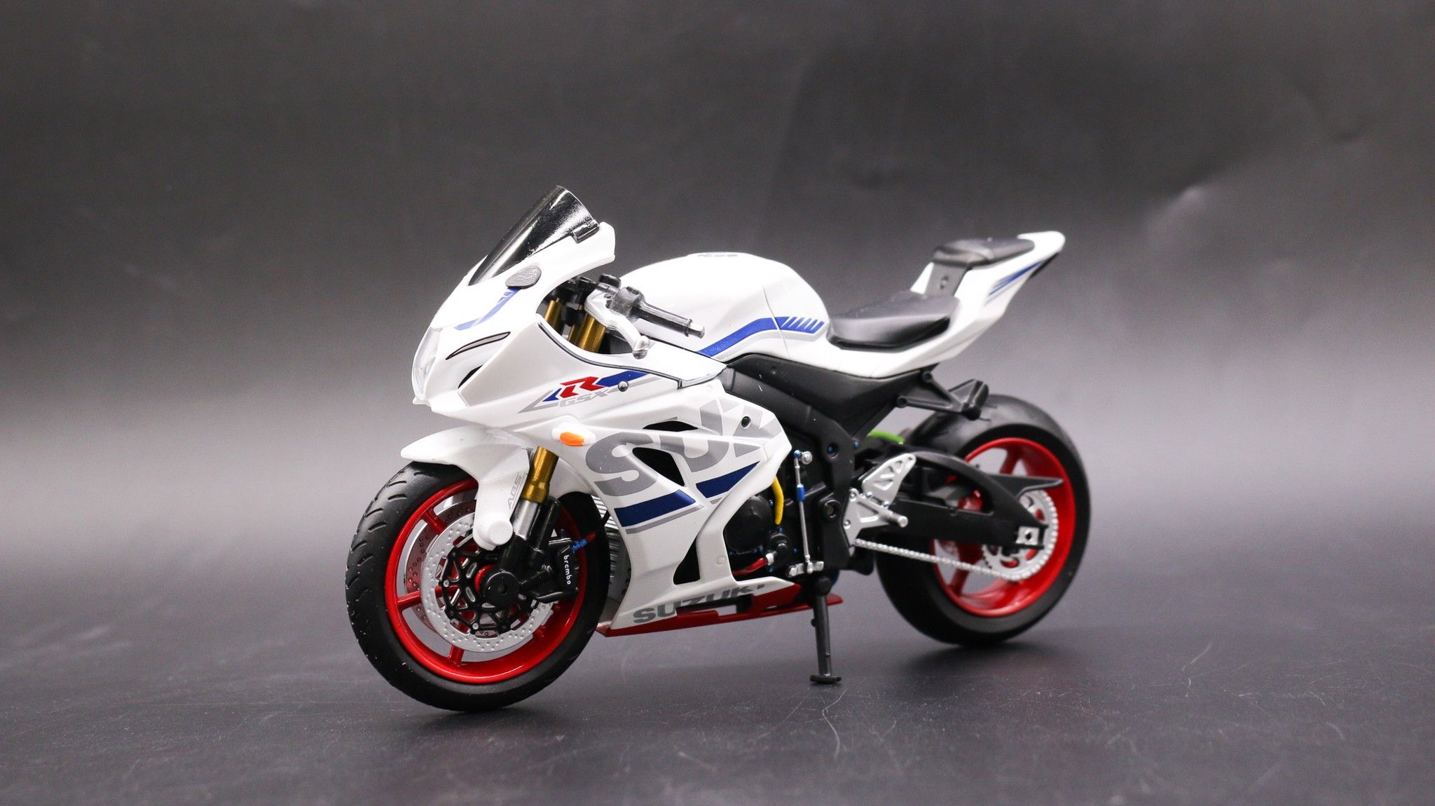  Mô hình xe độ Suzuki Gsx-R1000 Trắng Mâm độ pô 1:12 Autono1 MSZ D110A 