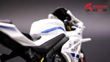  Mô hình xe độ Suzuki Gsx-R1000 Trắng Mâm độ pô 1:12 Autono1 MSZ D110A 