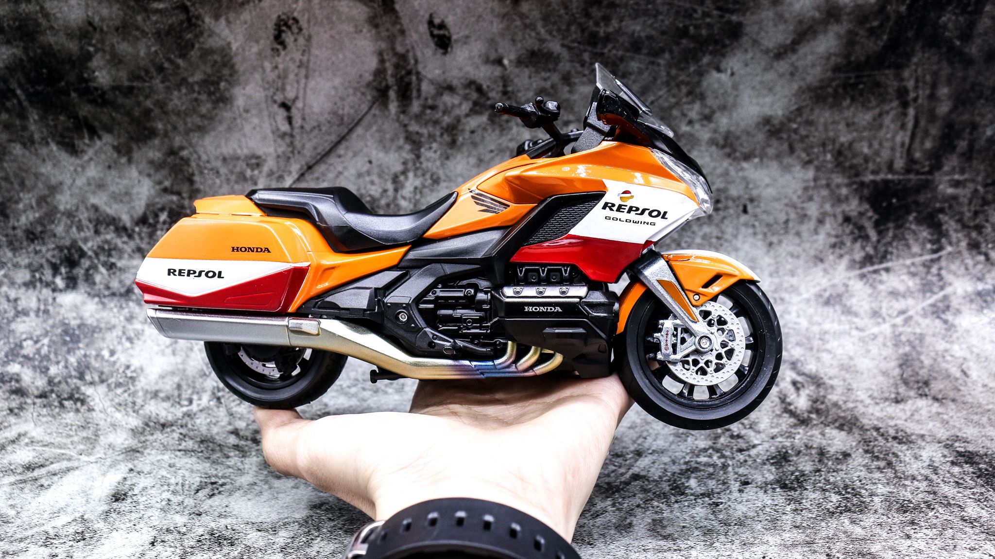  Mô hình xe độ Honda Goldwing 2020 Custom Repsol 1:12 Autono1 Welly D169D 