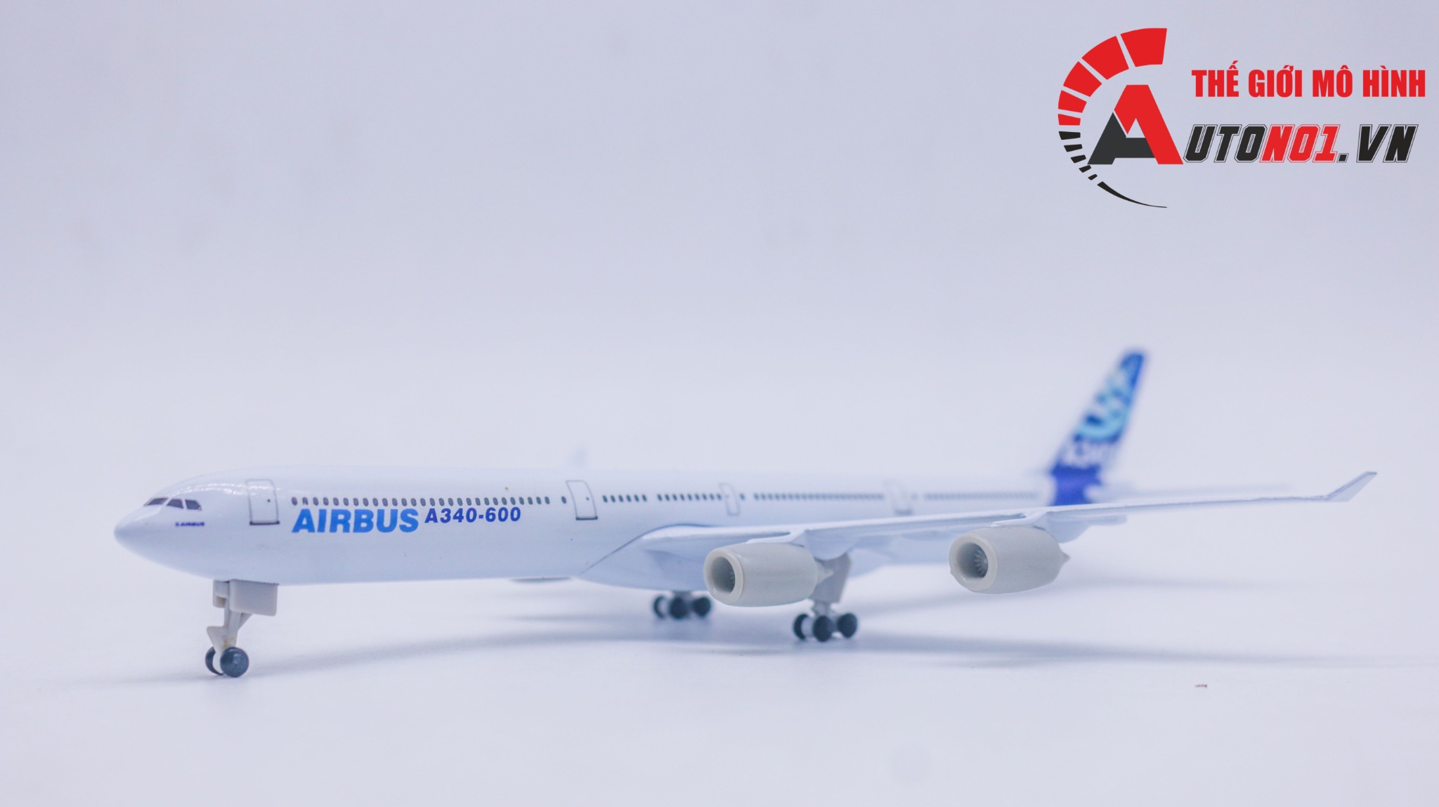  Mô hình máy bay USA Airbus A340 kích thước 20cm MB20084 