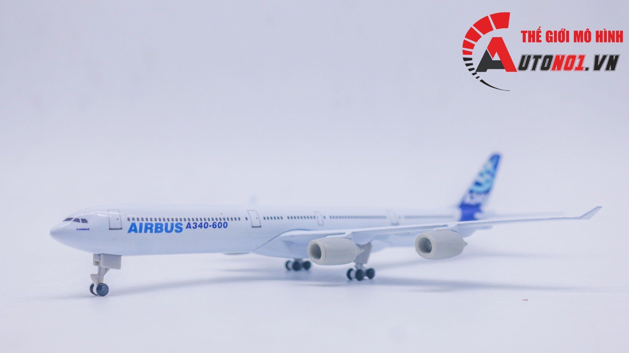  Mô hình máy bay USA Airbus A340 kích thước 20cm MB20084 