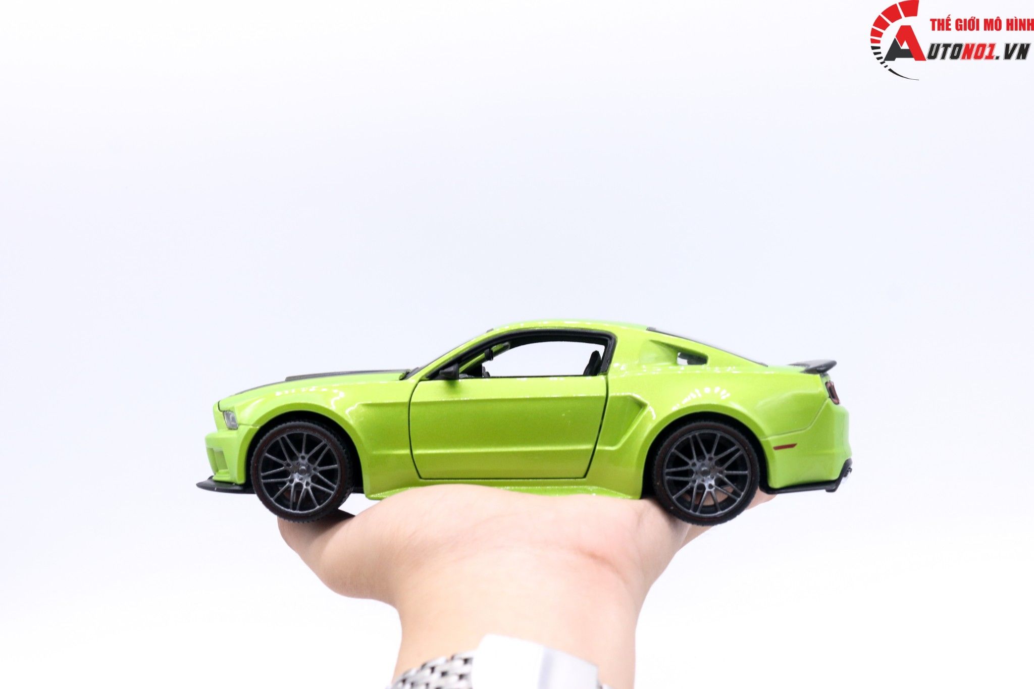  Mô hình xe Ford Mustang New Street Racer Met Green 1:24 Maisto OT24008 