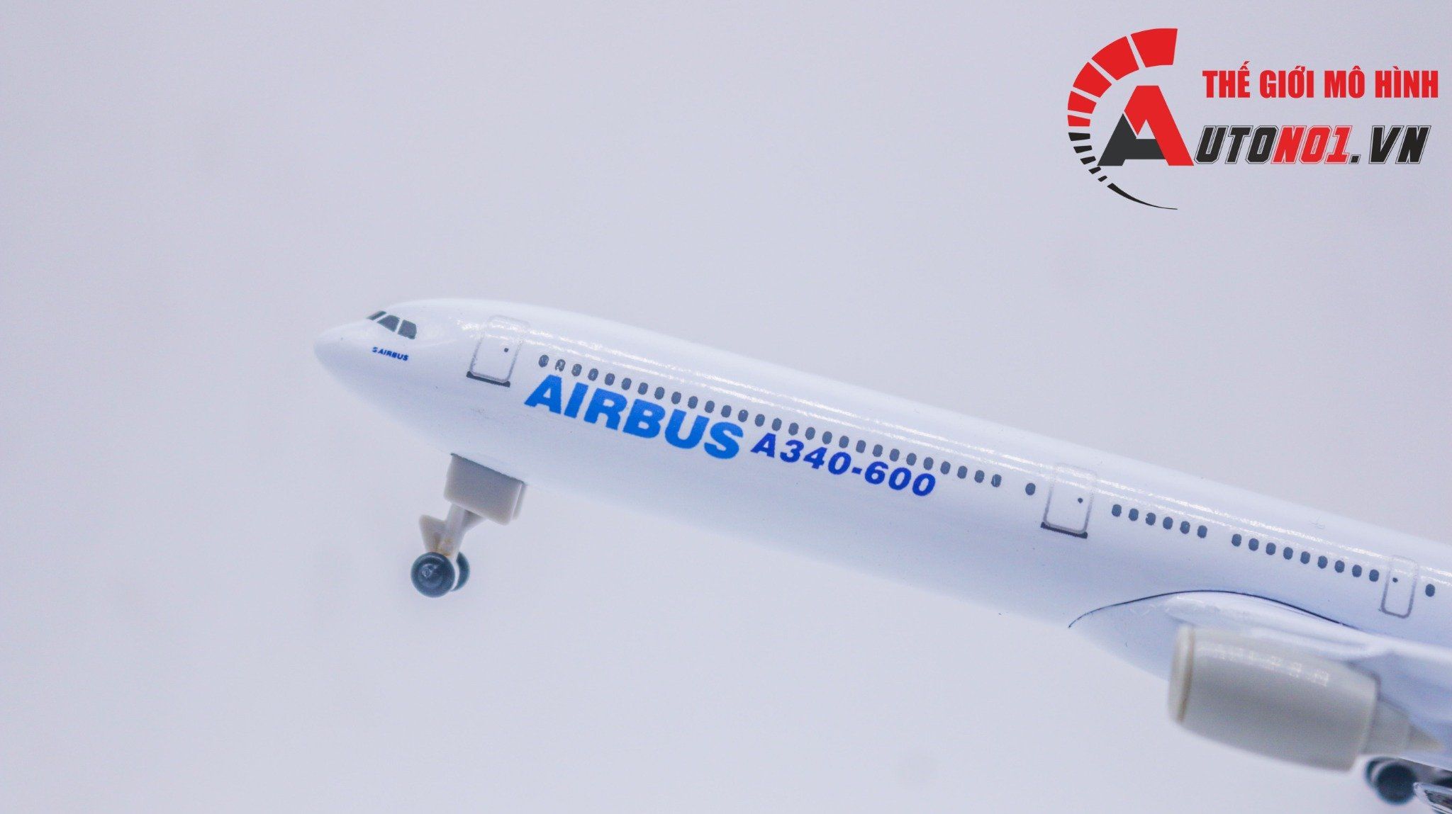  Mô hình máy bay USA Airbus A340 kích thước 20cm MB20084 