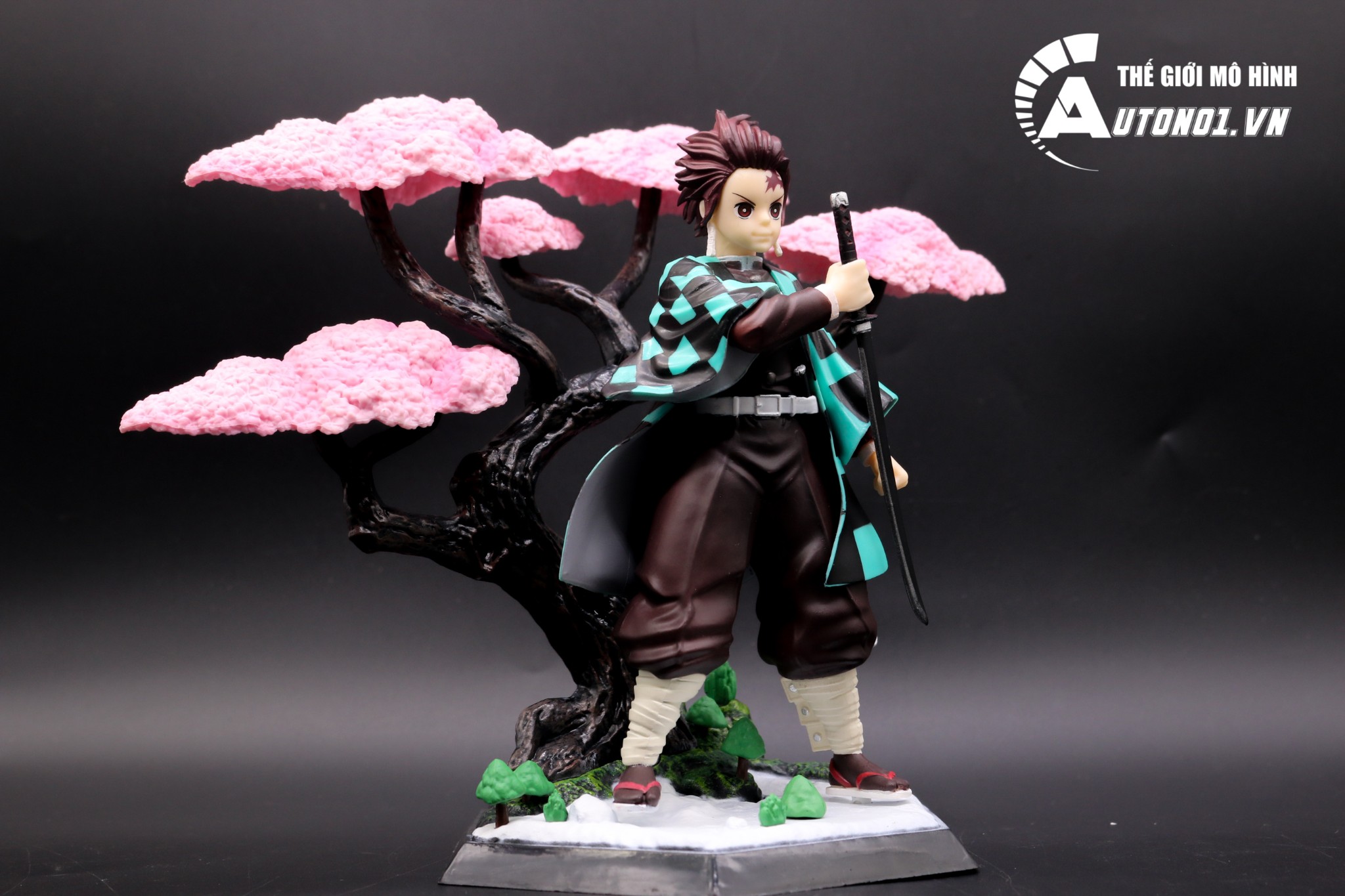 MÔ HÌNH NHÂN VẬT KIMETSU NO YAIBA - KAMADO TANJIROU 19 CM 7034