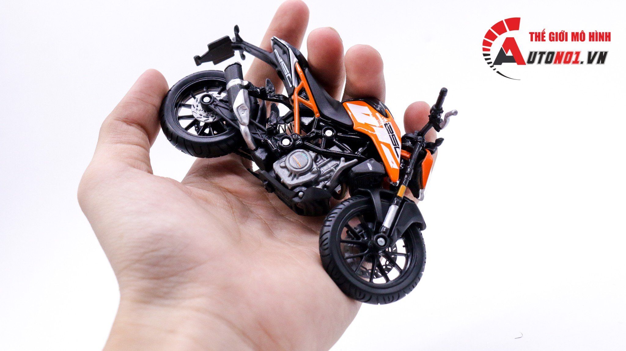  Mô hình xe Ktm 250 duke 1:18 Bburago 7454 