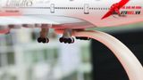  Mô hình máy bay Emirates A6-EEI Airbus A380 có bánh xe 20cm MB20036 