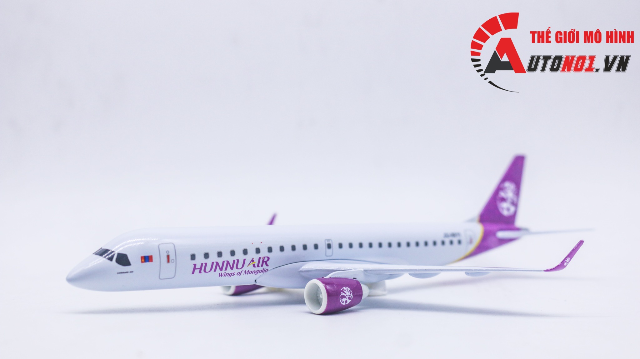  Mô hình máy bay Mông Cổ Hunnu Air Embraer E190 kích thước 20cm MB20081 