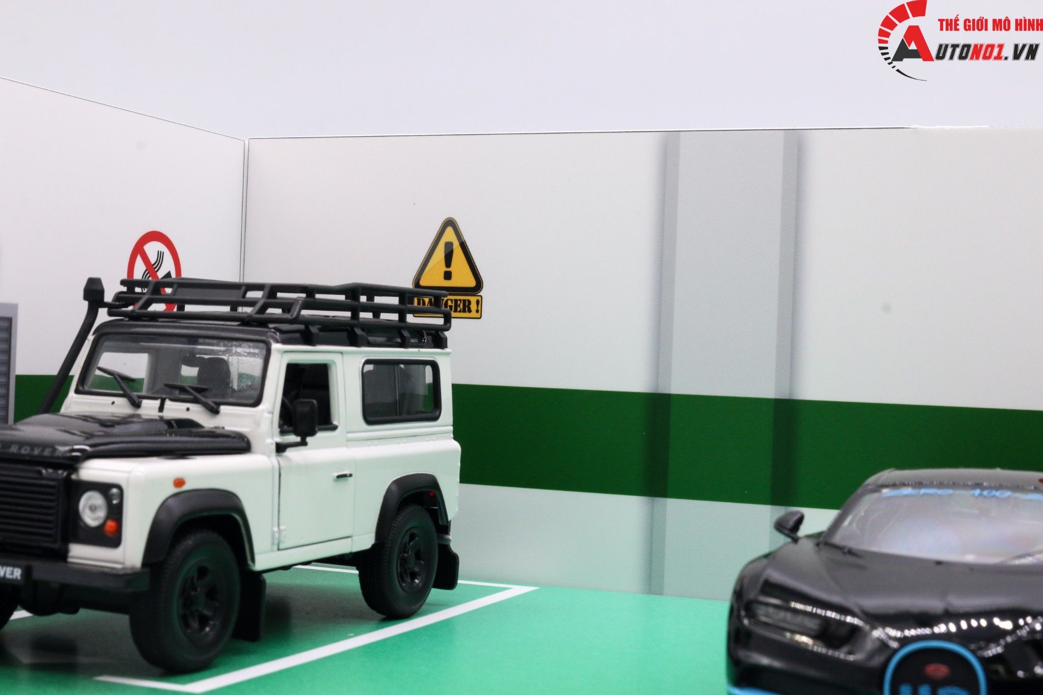  Diorama 1:24 garage trưng bày cho xe tỉ lệ 1:24 kích thước 35X25X15cm 4 tấm lắp ghép formex 5li DR010D 