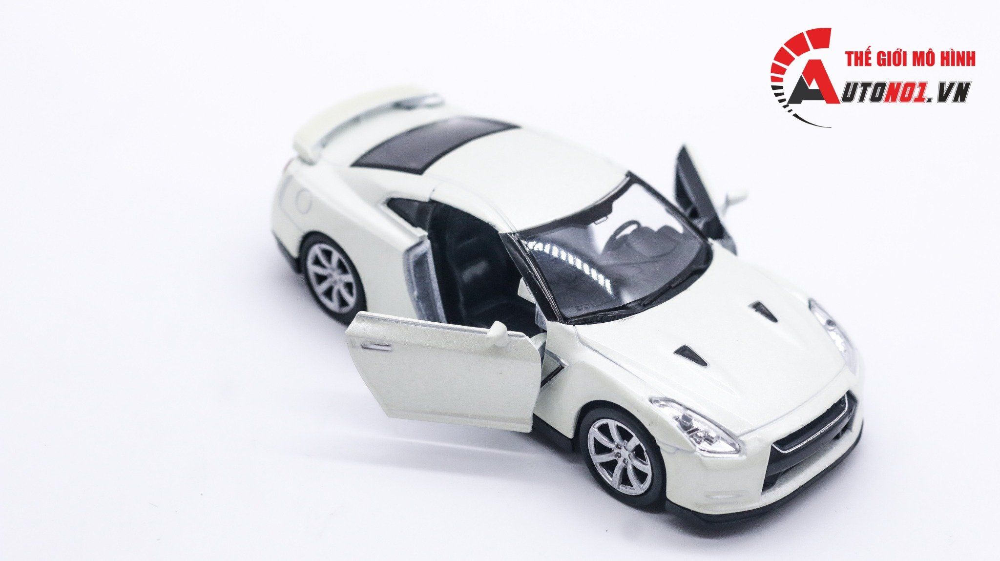  Mô hình xe Nissan GTR white 1:36 Welly OT010 