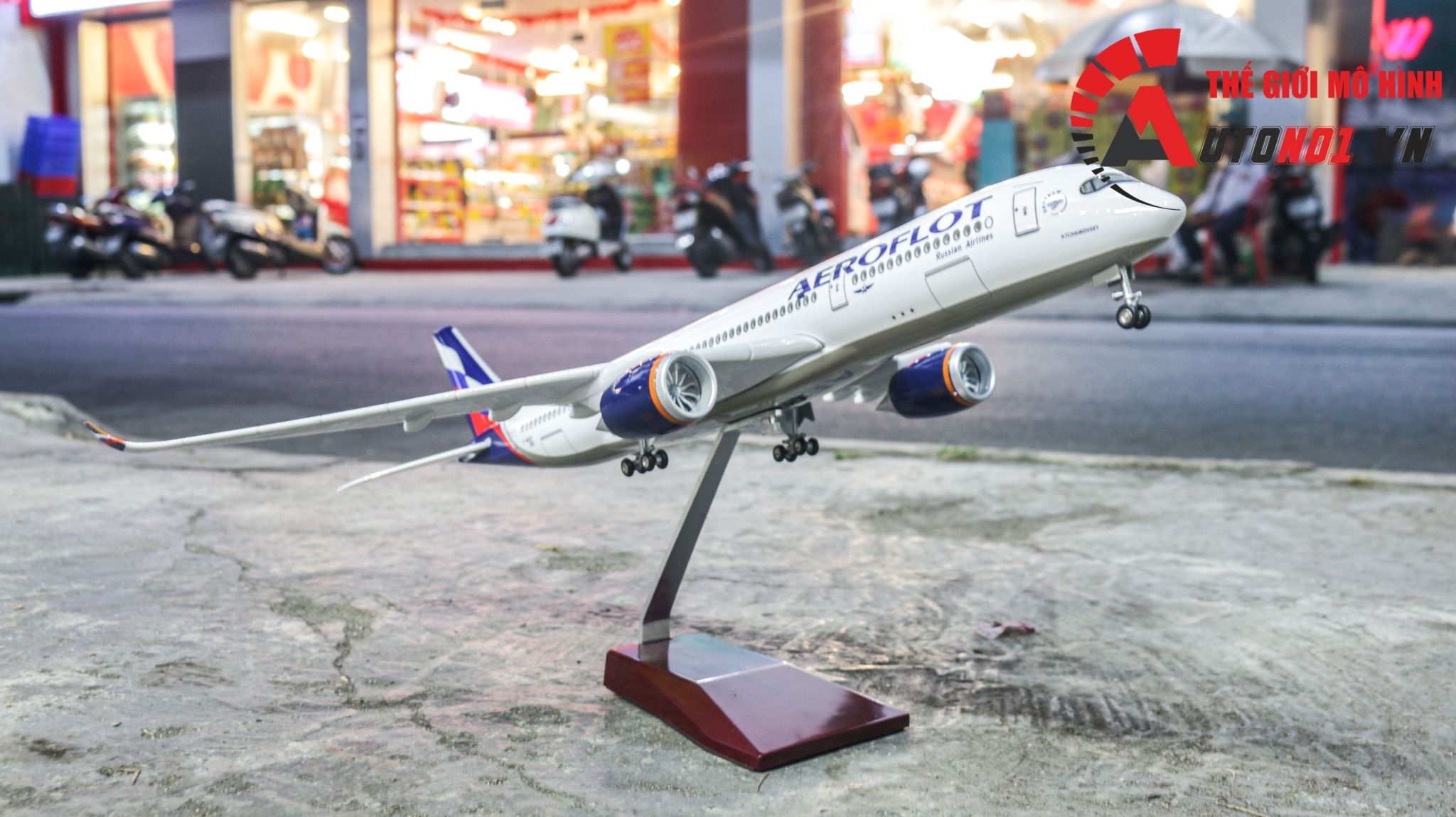  Mô hình máy bay Nga Russia Aeroflot Airbus A350 47cm có đèn led tự động theo tiếng vỗ tay hoặc chạm MB47037 