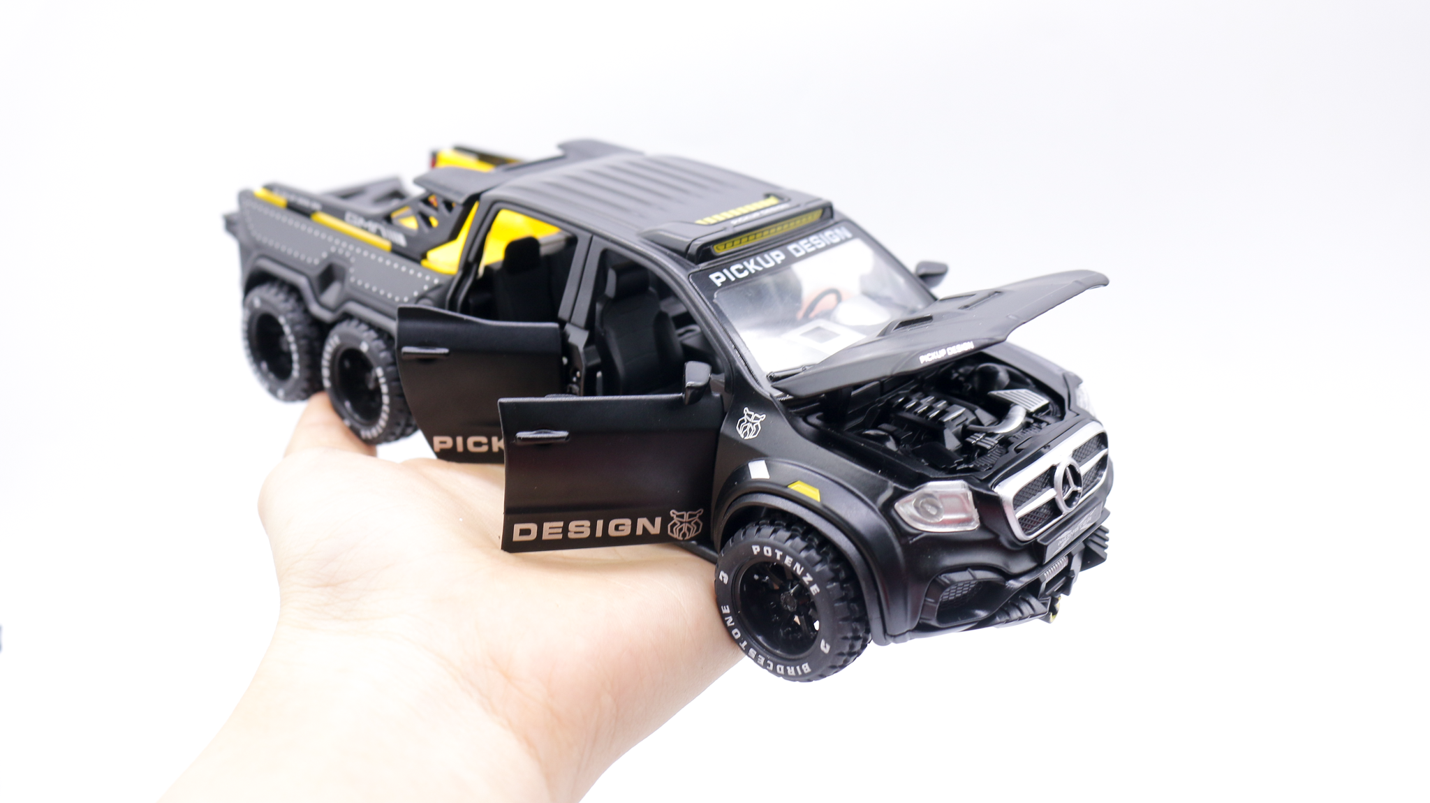 Mô hình xe Mercedes X-Class 6x6 1:32 Chimei Model 6925