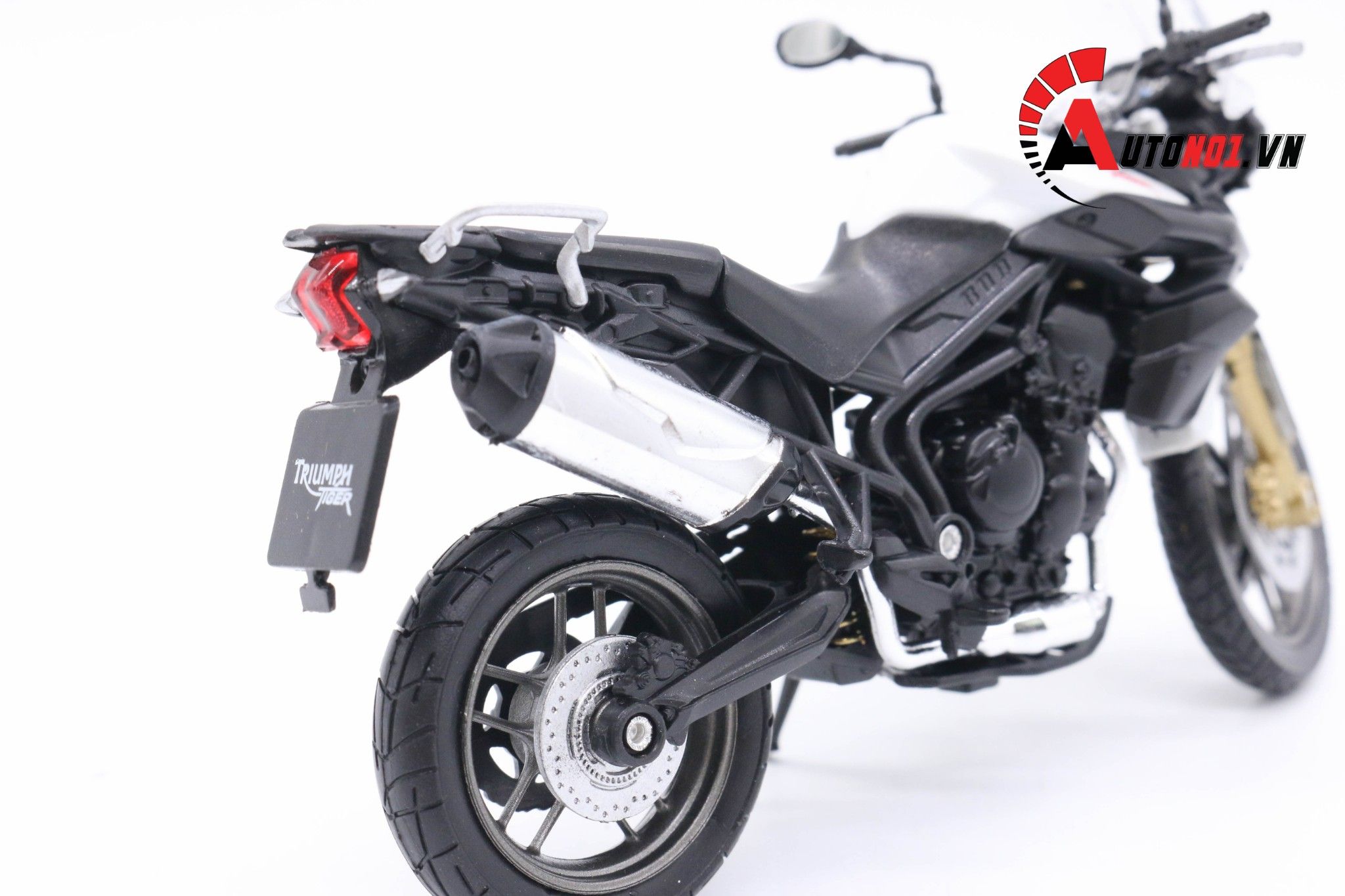  Mô hình xe mô tô Triumph tiger 800 1:18 Welly 5456 