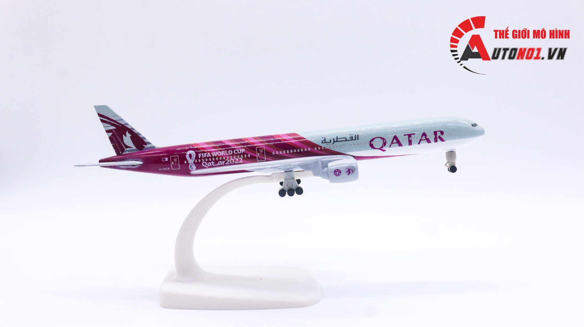 Mô hình máy bay tĩnh Airbus A380 Malaysia Air  18cm  Đế chưng bày   CheeryShop