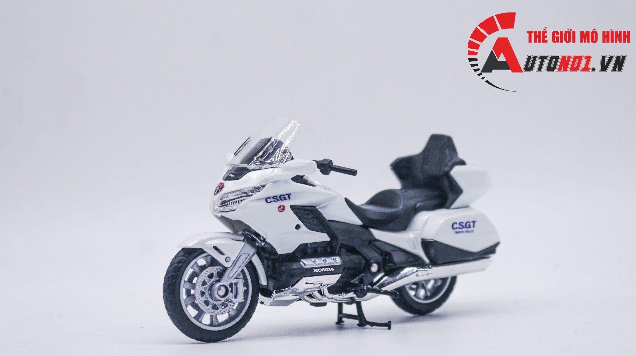  Mô hình xe độ Honda Goldwing độ CSGT có đế tỉ lệ 1:18 Autono1 D244A 