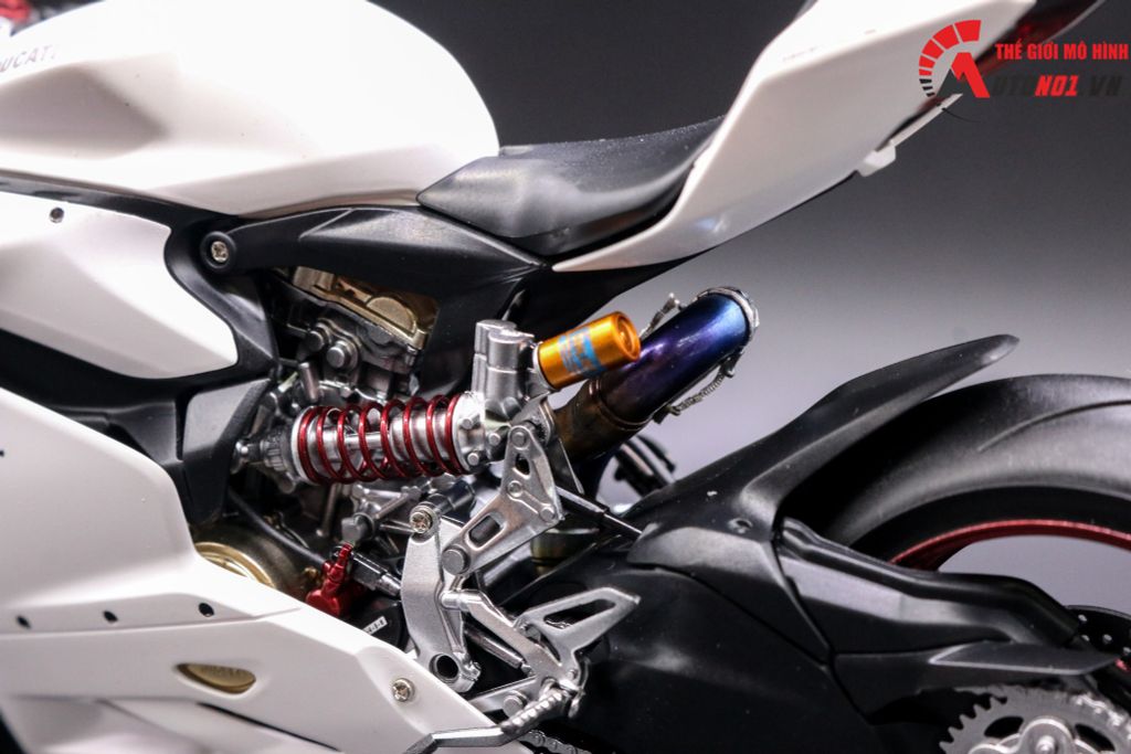 MÔ HÌNH SIÊU XE DUCATI 1199 PANIGALE WHITE PEARL 1:12 TAMIYA D059