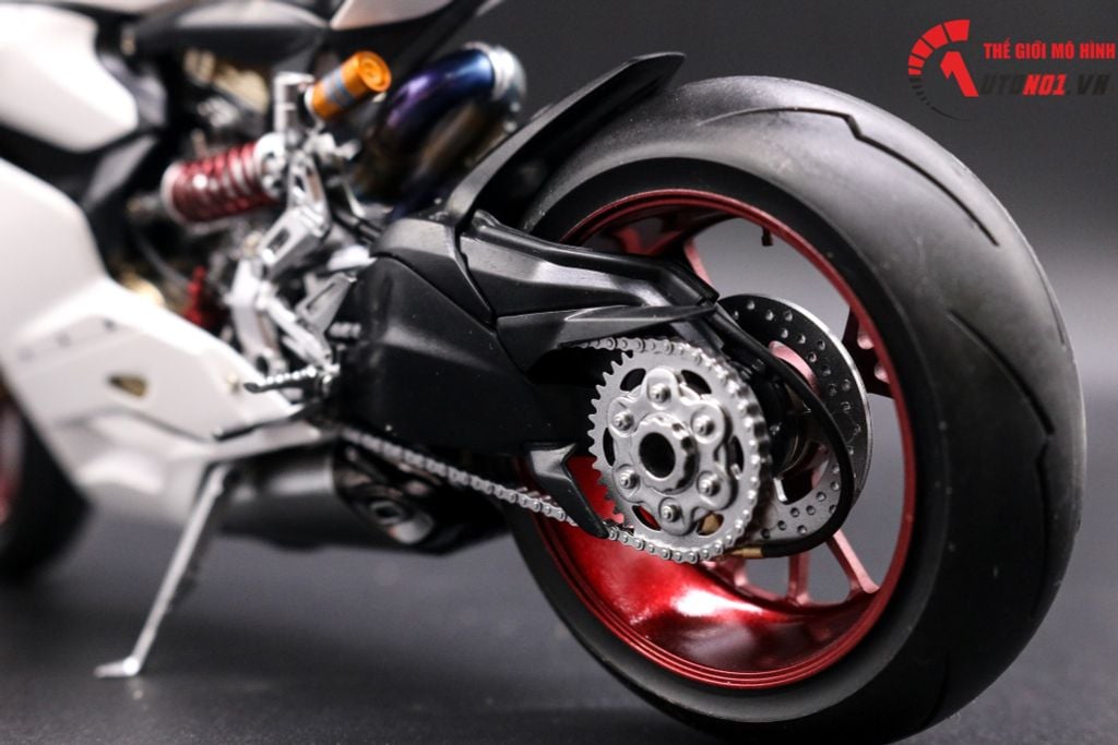 MÔ HÌNH SIÊU XE DUCATI 1199 PANIGALE WHITE PEARL 1:12 TAMIYA D059