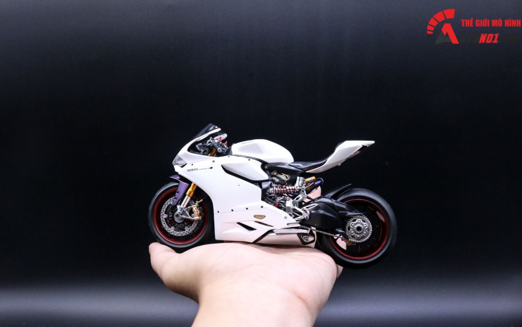 MÔ HÌNH SIÊU XE DUCATI 1199 PANIGALE WHITE PEARL 1:12 TAMIYA D059