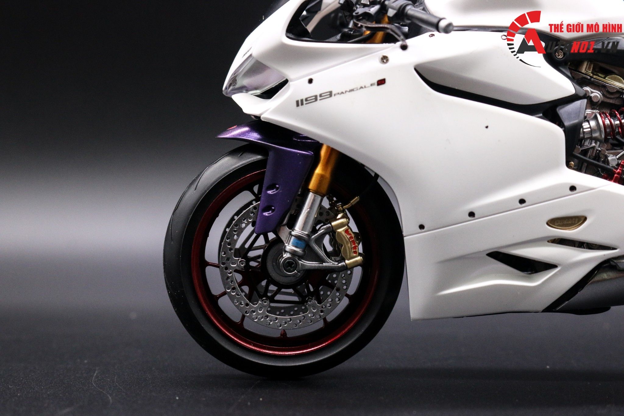  Mô hình xe cao cấp Ducati 1199 Panigale White Pearl Carbon 1:12 Tamiya D059 