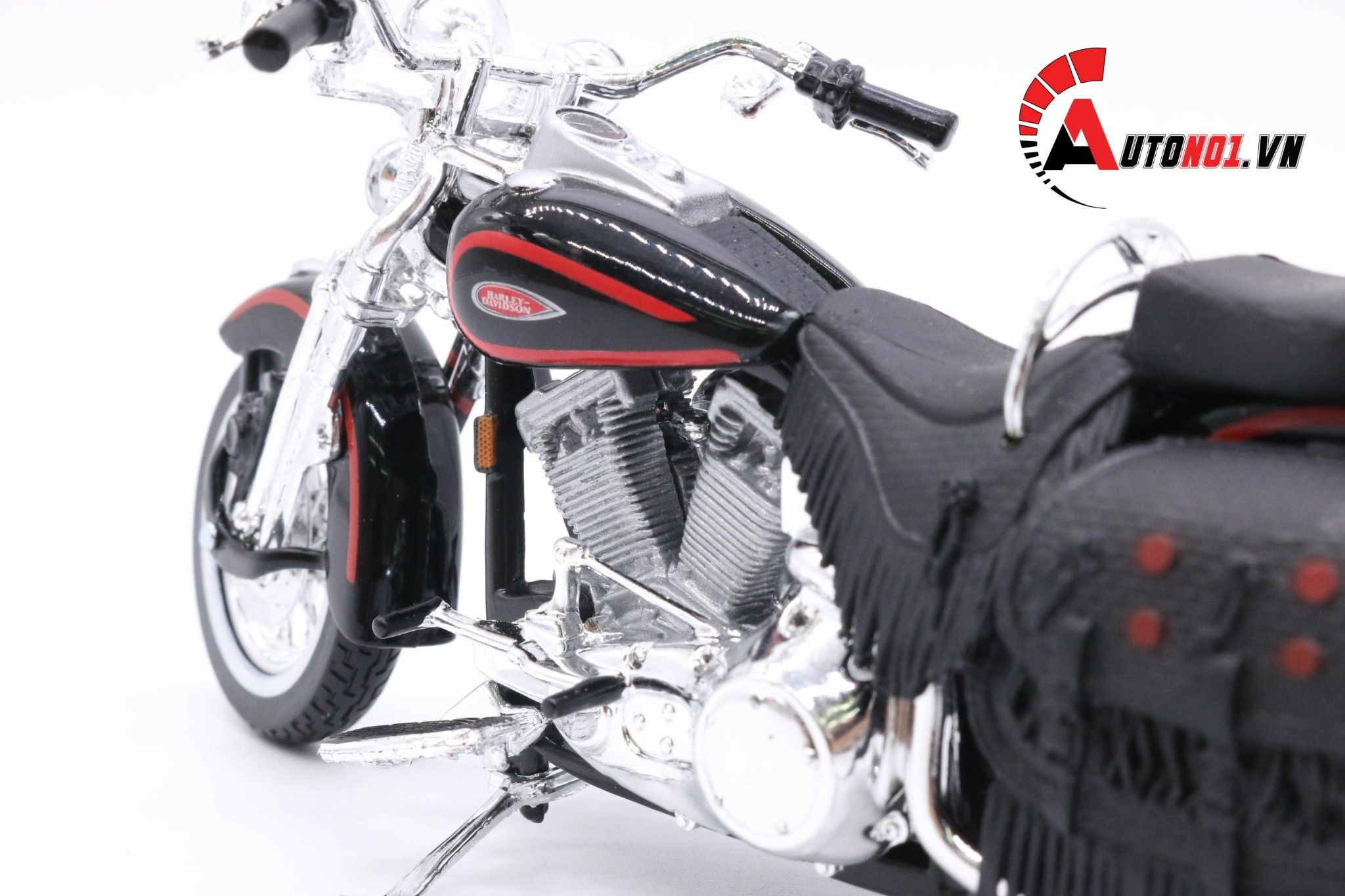  Mô hình xe Harley Davison 1998 FLSTS HERITAGE SPRINGER 1:18 Maisto MT18031 