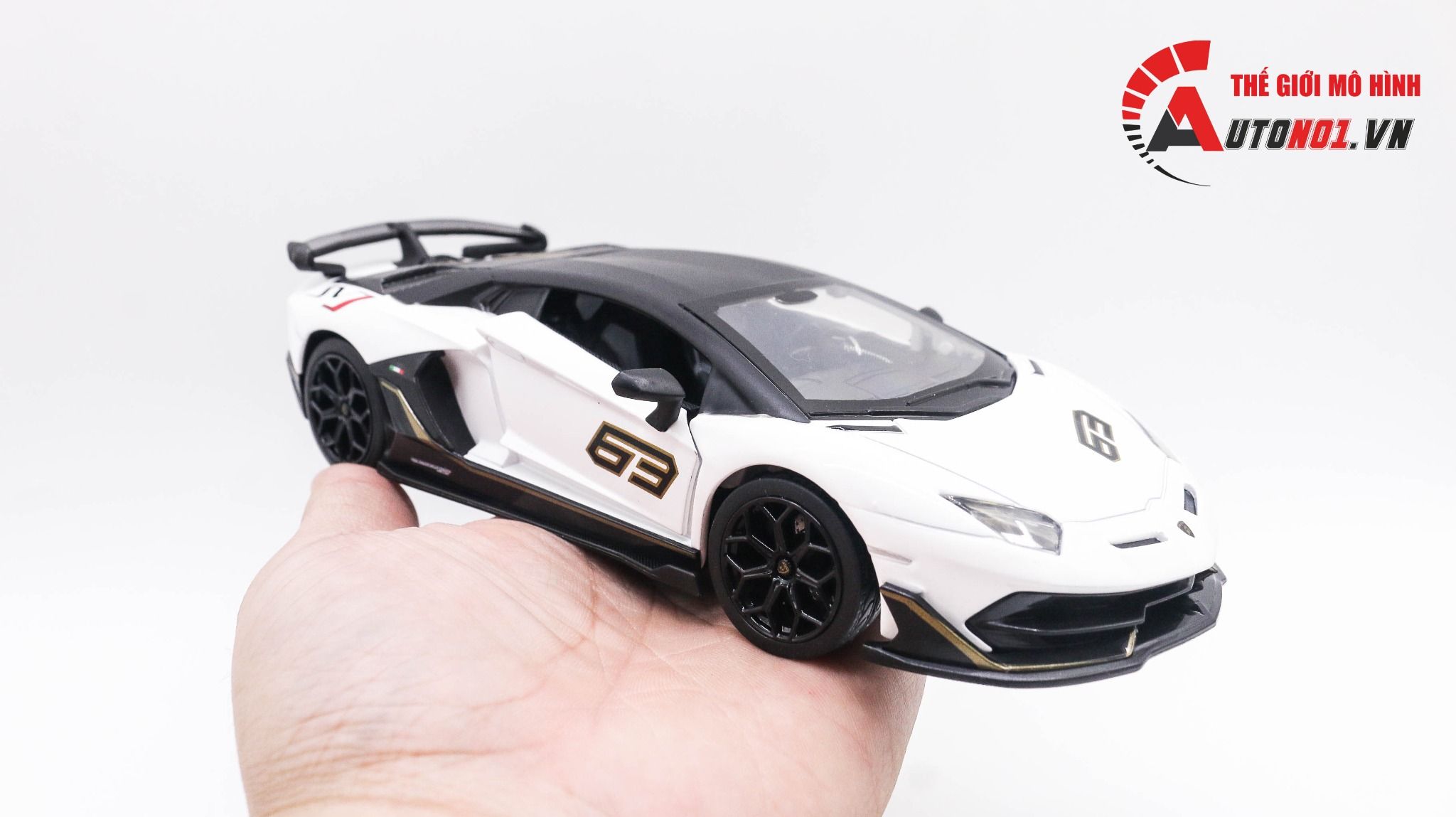  Mô hình xe Lamborghini Aventador Svj63 đánh lái được full open 1:24 CCA 68269K 8008 