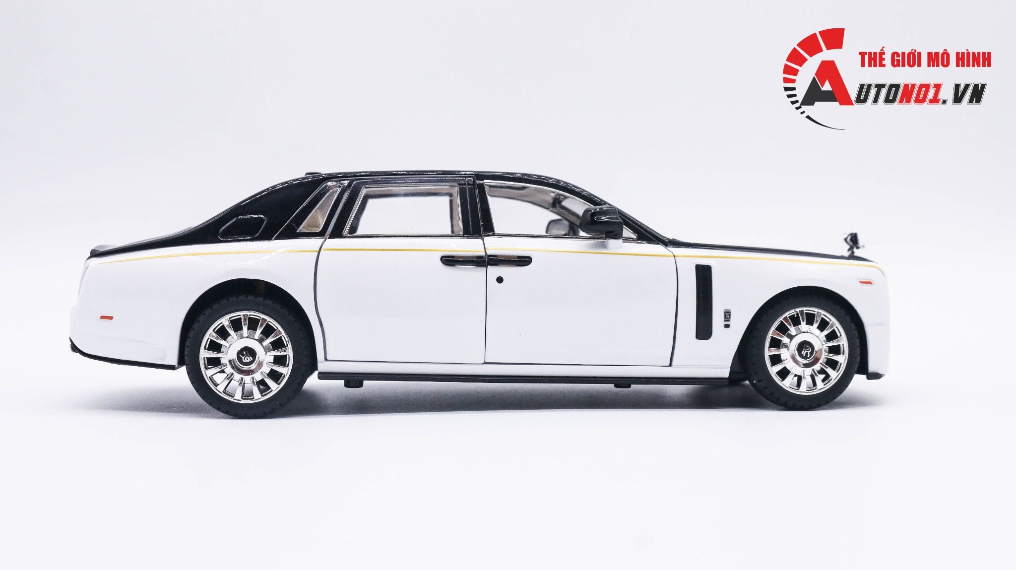  Mô hình xe Roll Royce Phantom VIII Mansory đánh lái được full open 1:24 Miniauto DC24101 7878 