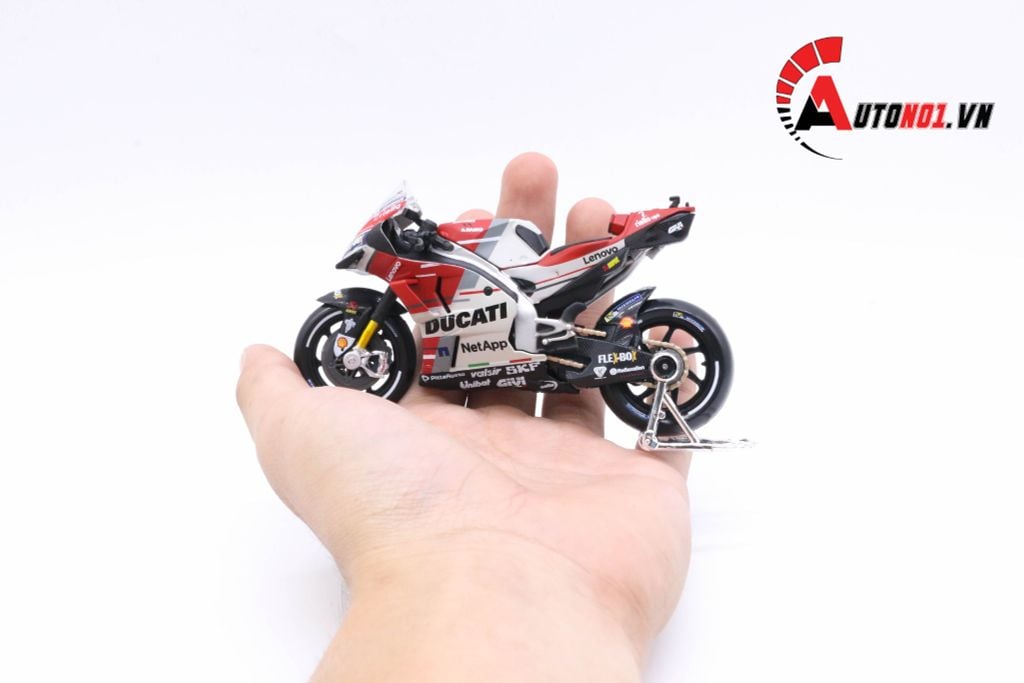 MÔ HÌNH XE MOTO GP DUCATI DESMOSEDICI 2018 NO.4 1:18 MAISTO 5747