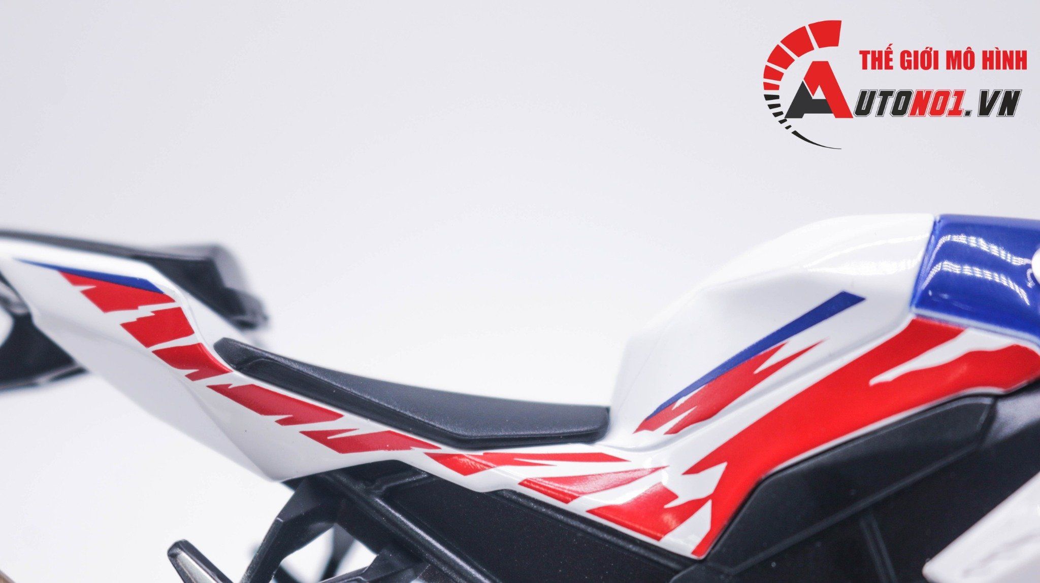  Mô hình xe Honda CBR1000RR tỉ lệ 1:12 Jiaye Model MT051 