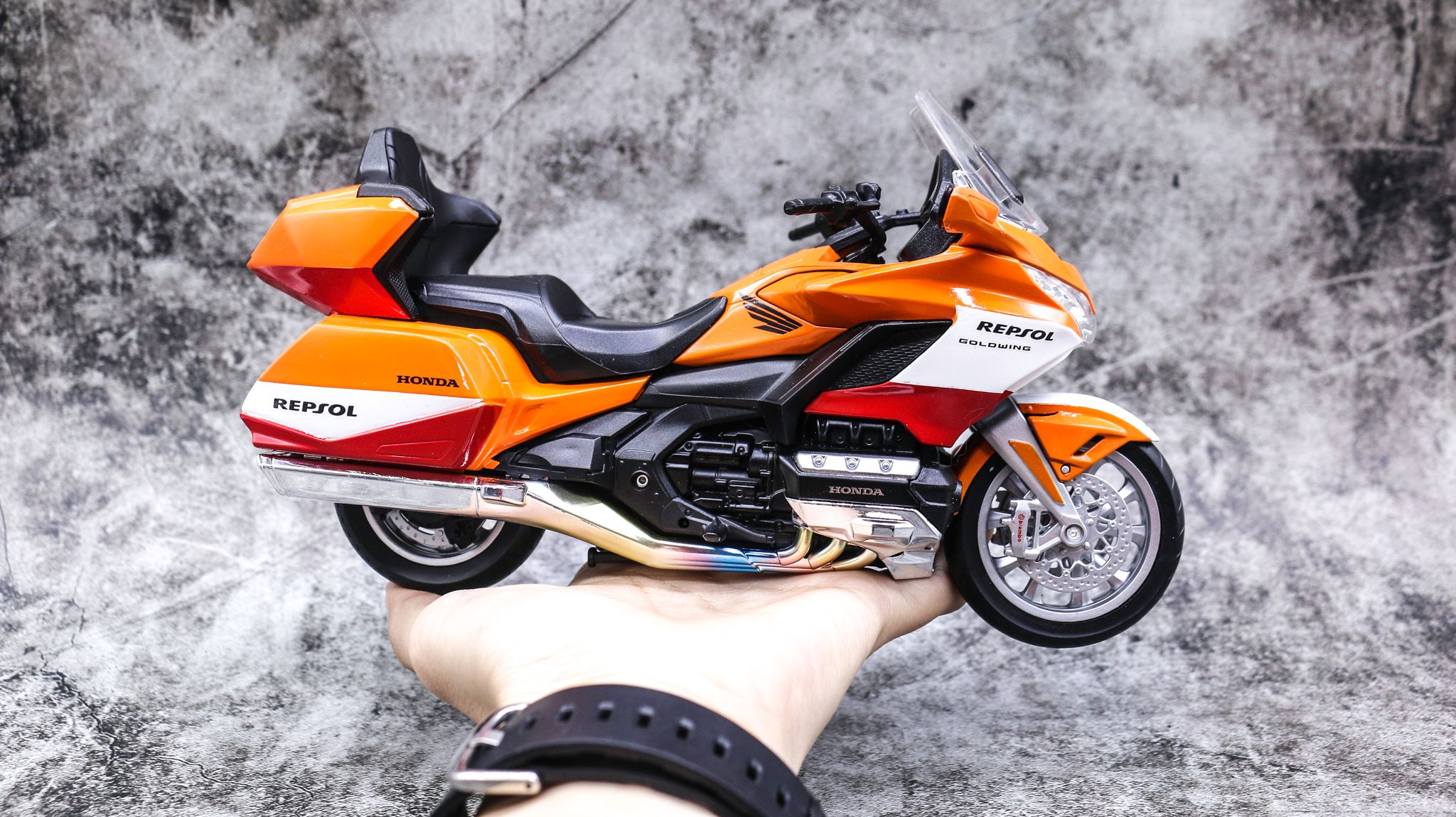  Mô hình xe độ Honda Goldwing 2020 Custom Repsol V2 1:12 Autono1 Welly D169C 