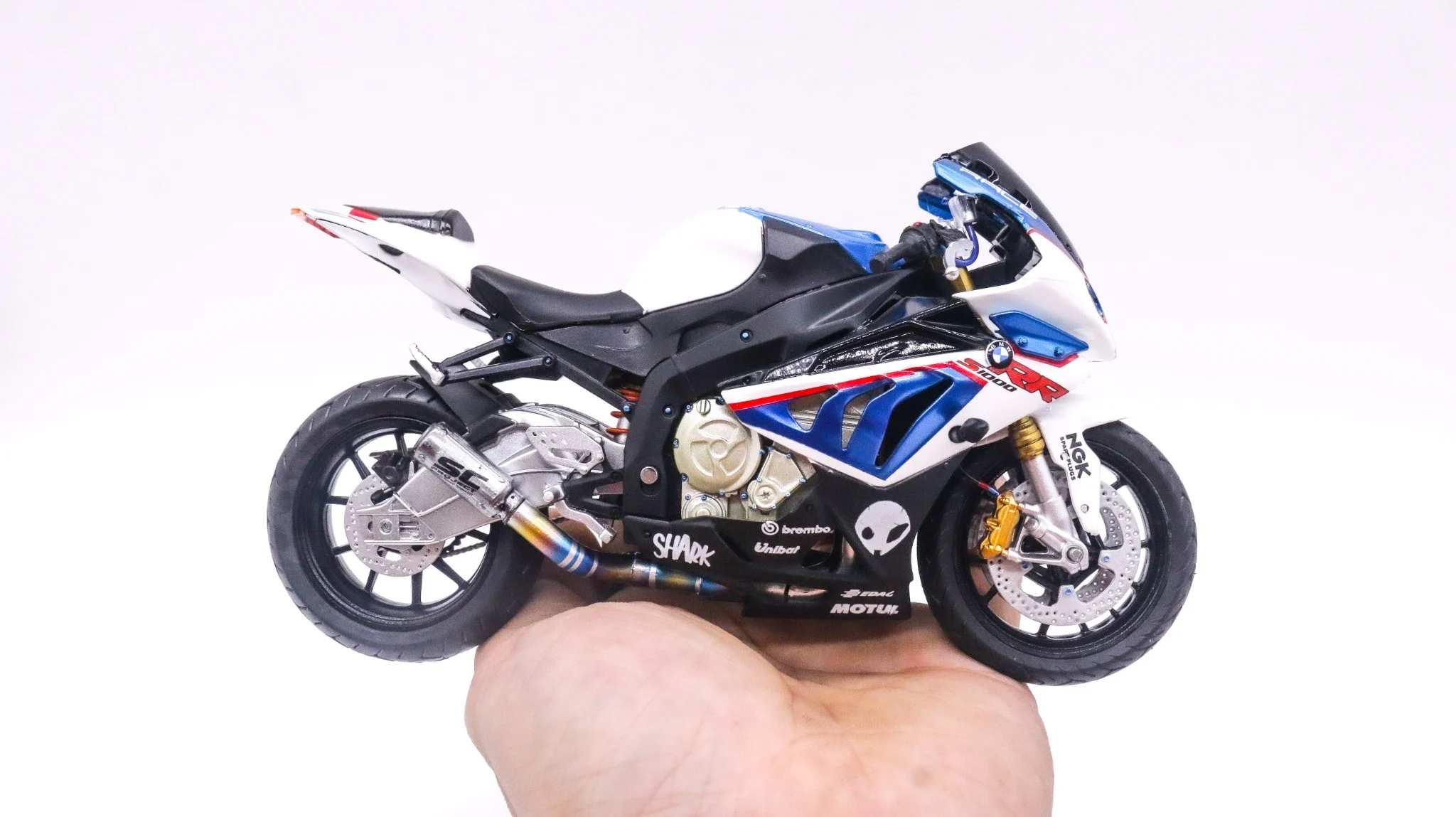  Mô hình xe độ BMW S1000RR blue 1:12 độ pô Autono1 Joycity D022C 