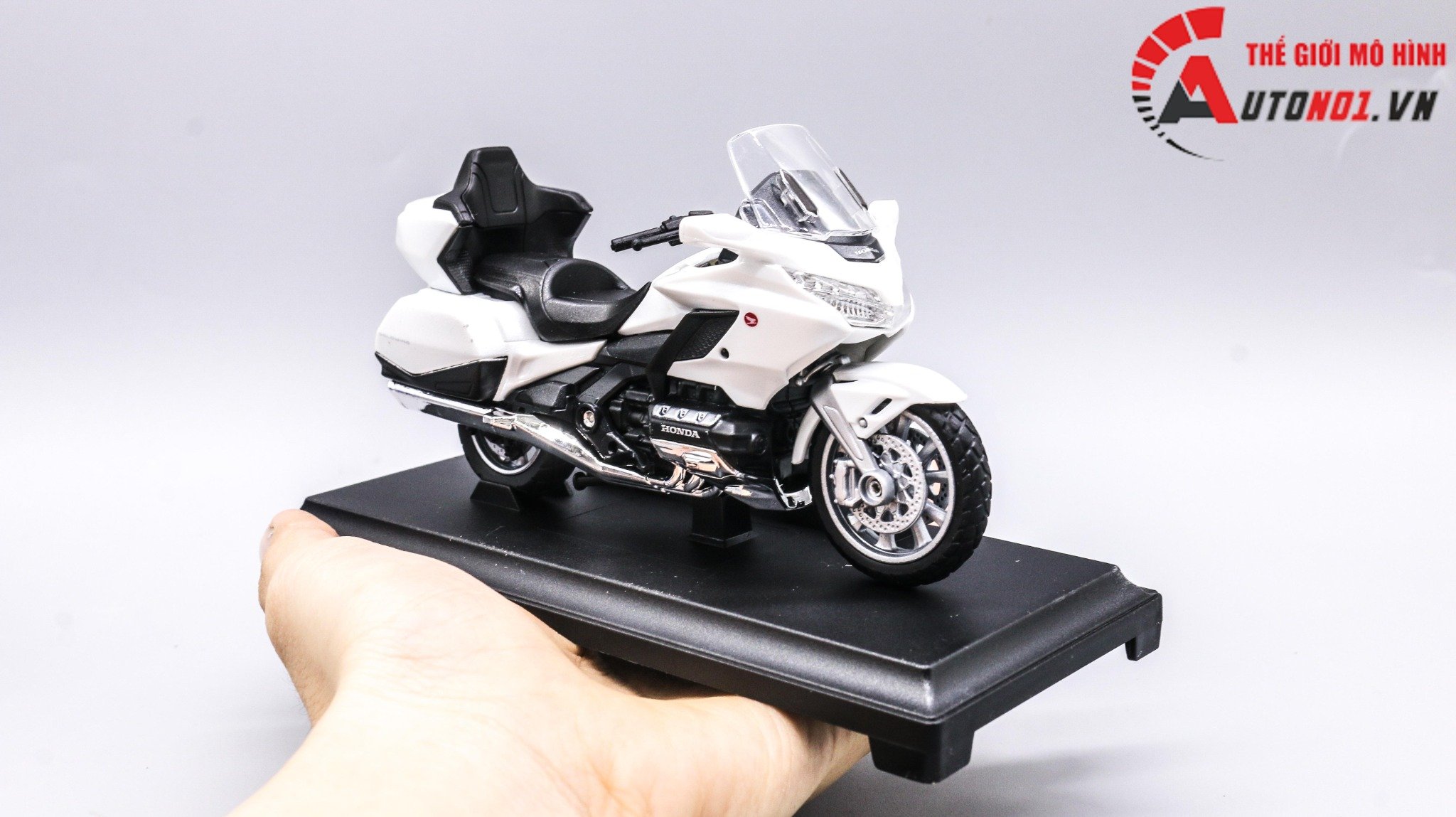 MÔ HÌNH XE HONDA GOLDWING WHITE 2020 1:18 WELLY 7867