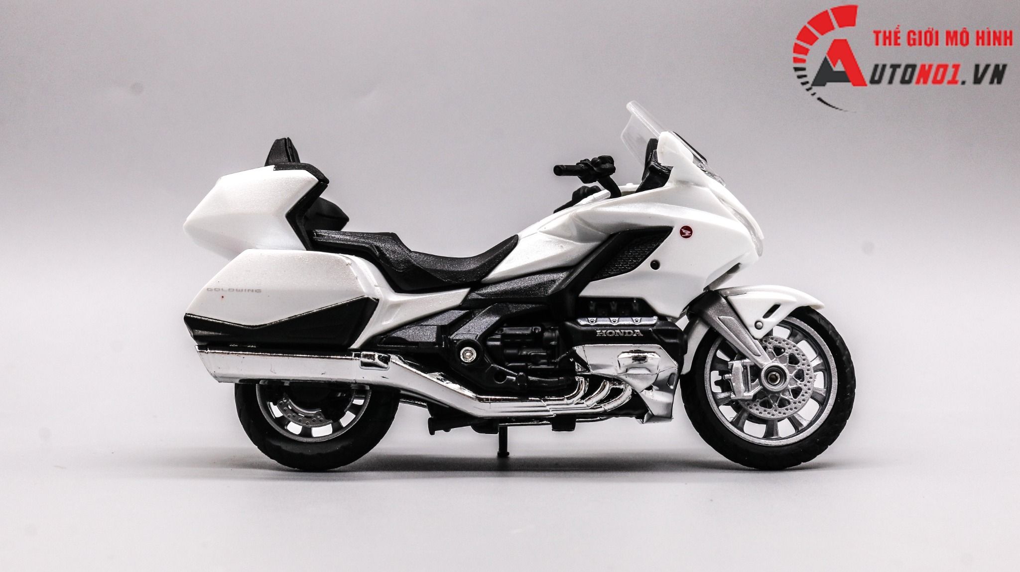  Mô hình xe Honda Goldwing white 2020 1:18 Welly 7867 